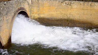 浪费水排水管调整水流污染环境时间